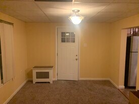 104 Adams Ave, Unit 2nd floor in Olyphant, PA - Building Photo