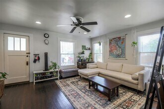 3111 Robinson Ave in Austin, TX - Building Photo - Building Photo