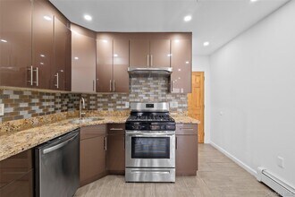 168-31 Hillside Ave. in Queens, NY - Building Photo - Building Photo