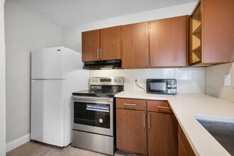 1011 Green Pine Blvd in West Palm Beach, FL - Building Photo - Building Photo