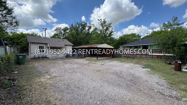 1123 Sunnyside St in Dallas, TX - Building Photo - Building Photo