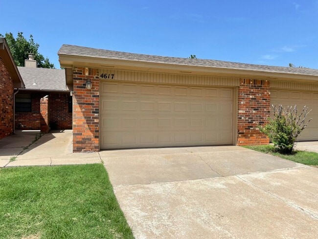 4617 Hemlock Ln