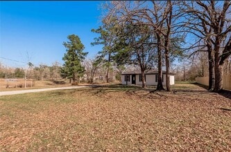 13 Merlin Spur in Huntsville, TX - Building Photo - Building Photo
