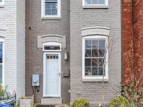 1008 W St NW in Washington, DC - Building Photo - Building Photo