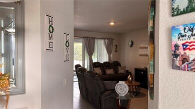 358 Hibiscus Dr in Poinciana, FL - Building Photo - Building Photo