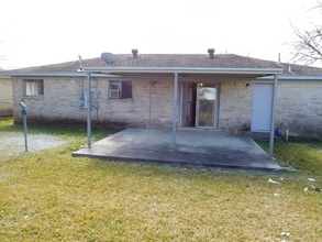 714 Temple Cir in Hitchcock, TX - Building Photo - Building Photo