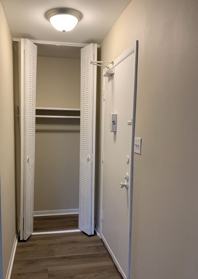 201 Orchard Trace Ln in Charlotte, NC - Building Photo - Building Photo