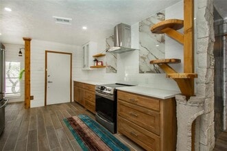 10578 High Hollows Dr in Dallas, TX - Building Photo - Building Photo