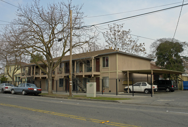 638 N Madison St in Stockton, CA - Building Photo - Building Photo