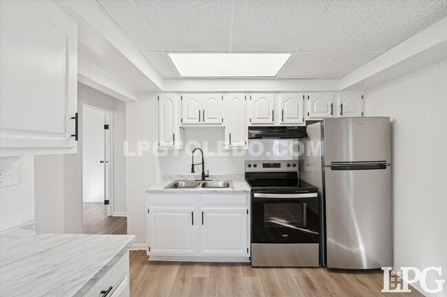 property at 4013 Caroline Ave