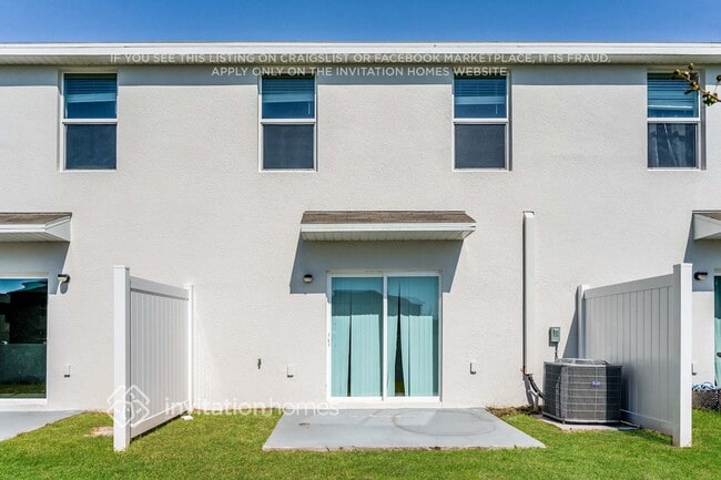 3735 Fulton Ferry Ln in Tampa, FL - Building Photo - Building Photo