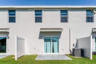 3735 Fulton Ferry Ln in Tampa, FL - Building Photo - Building Photo