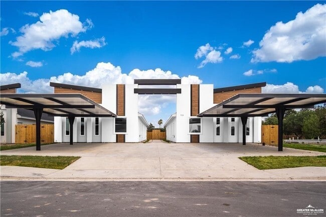 property at 9 N Onyx Ave