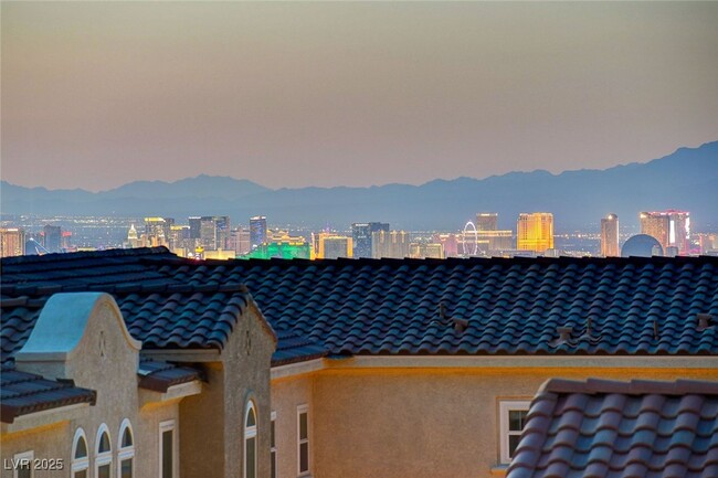 2555 Hampton Rd in Henderson, NV - Foto de edificio - Building Photo