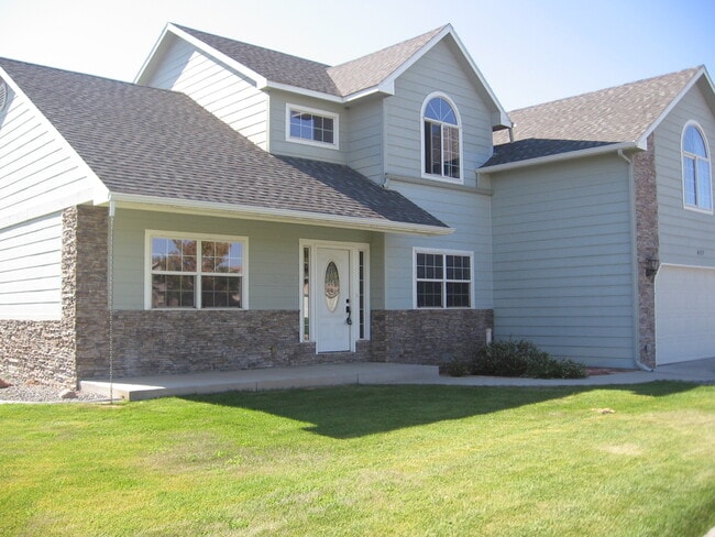 property at 627 Kings Glen Loop