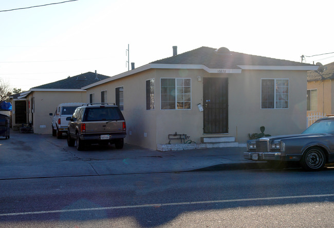 10828 S Inglewood Ave in Inglewood, CA - Building Photo - Building Photo