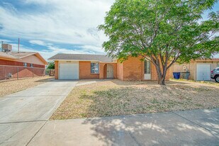 10720 Mc Allen Pl in El Paso, TX - Building Photo