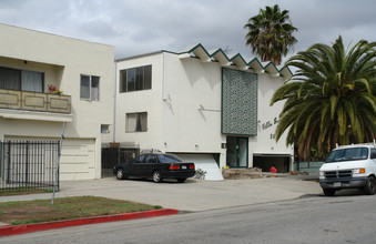 Villa Serrano Apartments in Los Angeles, CA - Building Photo - Building Photo