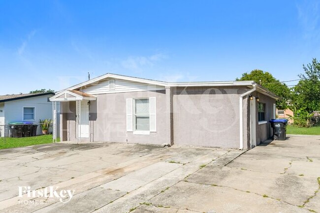 7706 Aviano Ave in Orlando, FL - Building Photo - Building Photo