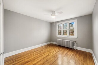 MacConnor Apartments in Ottawa, ON - Building Photo - Building Photo