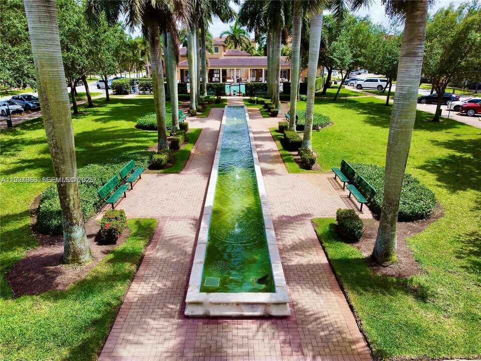 14615 SW 14th St in Pembroke Pines, FL - Building Photo