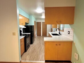 905 SE 169th Dr in Portland, OR - Building Photo - Building Photo