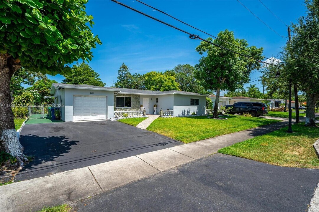 1420 NW 56th Ave in Lauderhill, FL - Building Photo