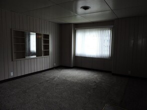 205 Byron Ave in Waterloo, IA - Foto de edificio - Building Photo