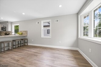 94 Mountain Ave in Hanover, NJ - Building Photo - Building Photo