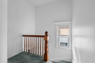 31 E 40th St in Bayonne, NJ - Building Photo - Building Photo
