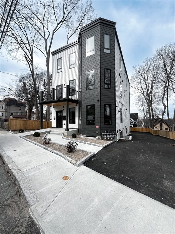 property at 22 Mt Bowdoin Terrace