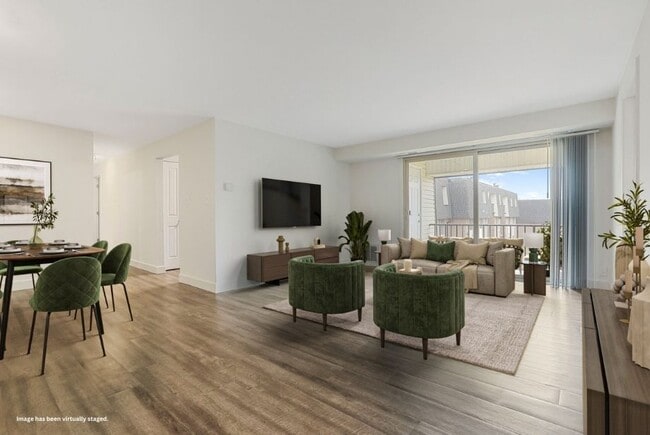 Marrion Square Apartments in Pikesville, MD - Foto de edificio - Building Photo