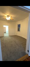 28 E Morris Ave, Unit 2nd Flr in Linden, NJ - Building Photo - Building Photo