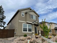 20523 SE Cameron Ave in Bend, OR - Foto de edificio - Building Photo