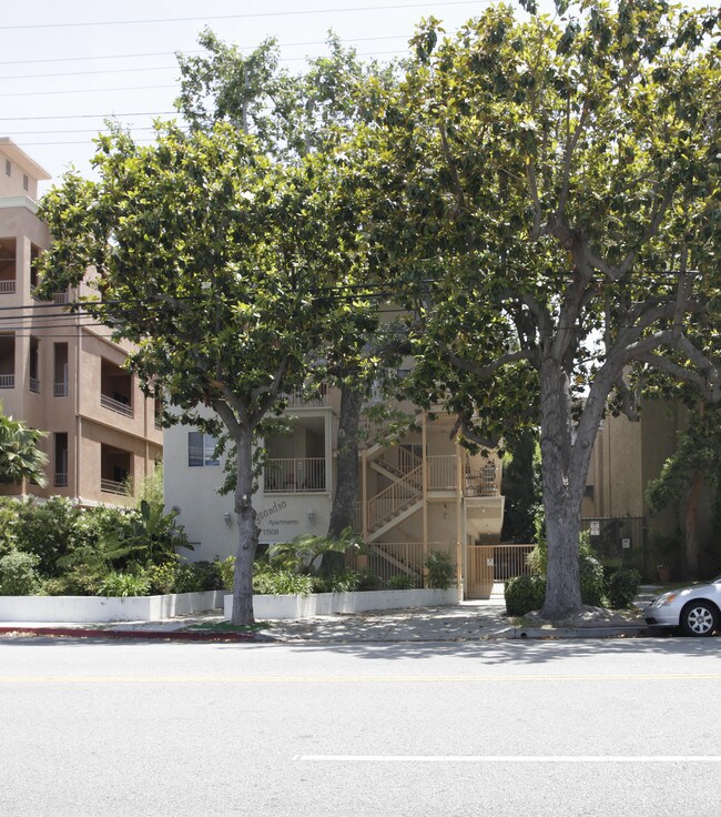 11508 Moorpark St in North Hollywood, CA - Foto de edificio - Building Photo