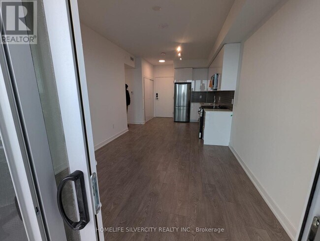 225 Malta Ave. in Brampton, ON - Building Photo - Building Photo