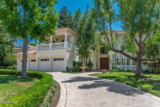 31858 Saddletree Dr in Westlake Village, CA - Building Photo - Building Photo