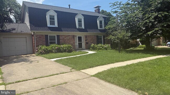 8704 Victory Ln in Potomac, MD - Building Photo - Building Photo