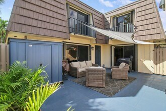 912 9th Ct in Palm Beach Gardens, FL - Building Photo - Building Photo