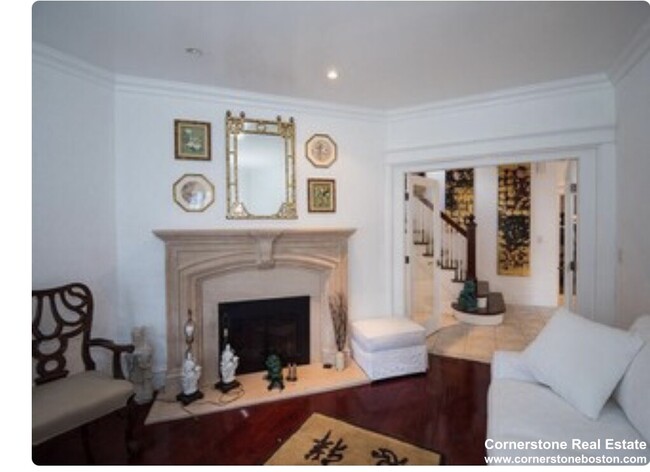 8 Howes St, Unit 3 Howes unit 1 in Boston, MA - Building Photo - Building Photo