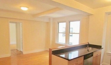 25 E 10th St-Unit -#E4 in New York, NY - Building Photo - Building Photo