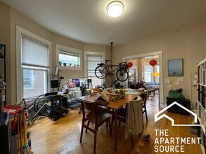 3434 W Drummond Plz, Unit 1 in Chicago, IL - Building Photo - Building Photo