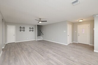 25130 Longbranch Run in San Antonio, TX - Building Photo - Building Photo