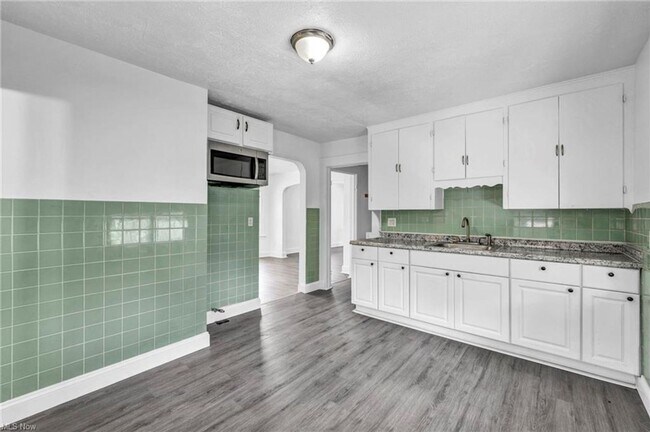 4302 W 30th St in Cleveland, OH - Foto de edificio - Building Photo