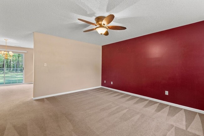 304 Fairfield Ct in Jacksonville, NC - Building Photo - Building Photo