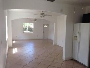 1147 15th Ave N in Lake Worth, FL - Building Photo - Building Photo