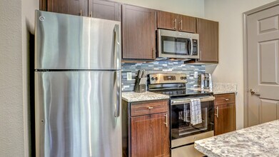 2109 Sawdust Rd-Unit -22106.685034 in The Woodlands, TX - Building Photo - Building Photo