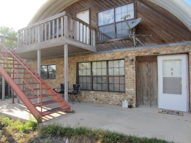 945 Fort Clark Rd in Uvalde, TX - Foto de edificio