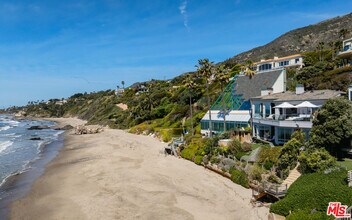 33340 Pacific Coast Hwy in Malibu, CA - Building Photo - Building Photo