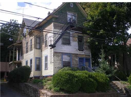 445-451 Columbus Blvd in New Britain, CT - Building Photo - Building Photo